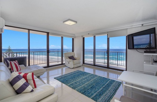 Surfers Paradise Apartment | Surfers Aquarius
