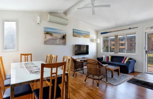 Hawks Nest House | Surfs Up