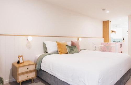 Wollongong Hotel | Surfside 22