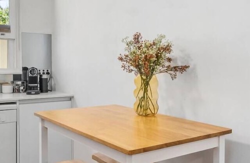 North Wollongong Apartment | Surfside Escape A Local Lifestyle at North Beach