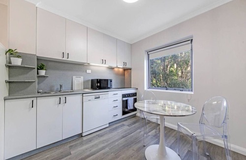 Surry Hills Apartment | Surry Hills Studio with Balcony near Central Station