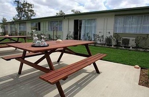 Middlemount Hotel | Swag Motel