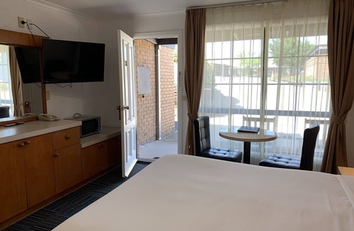Yass Hotel | Swaggers Motor Inn
