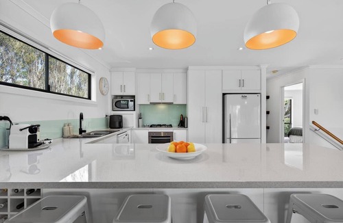 Second Valley House | Swell Beach House - Family Entertainer and 3 min Walk to the Beach and Jetty