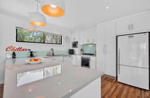 Second Valley House | Swell Beach House - Family Entertainer and 3 min Walk to the Beach and Jetty