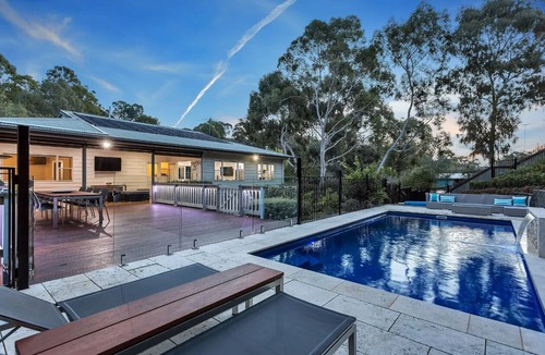 Bellevue Heights Apartment | t Resort Style Apartment Escape with Heated Pool, Tennis Court Outdoor BBQ