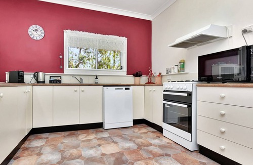 Bellbird Other | Tabitha Hill Cottage (pet friendly) close to wineries and nature