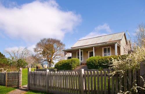 Daylesford House | Table Hill Cottage - dog friendly retreat