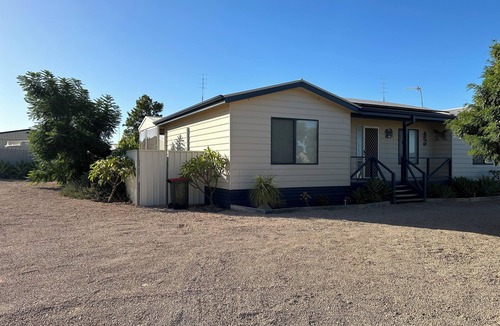 Moonta Bay House | Take The Bait Westside