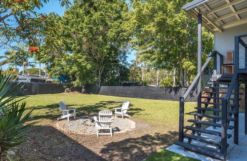 Deception Bay House | Tamara's Beach House Firepit & Family Escape