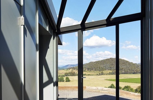 Myrtleford Villa | Tatoonie - Elevated in experience
