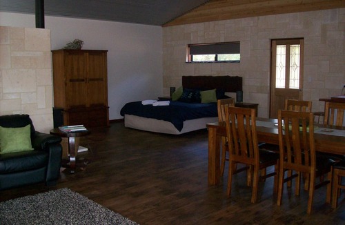 Metricup Cottage | Tea tree cottage a quiet place to relax and unwind