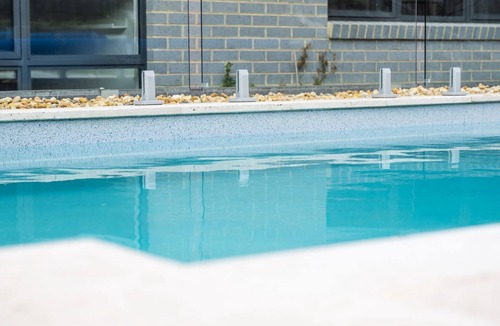 Inverloch House | Tea Tree Poolside Escape
