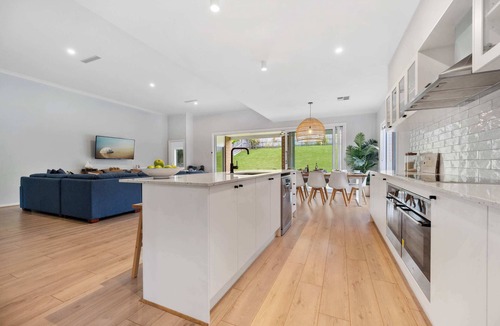 Inverloch House | Tea Tree Retreat - stylish five bedroom beach house only 300m from the beach!