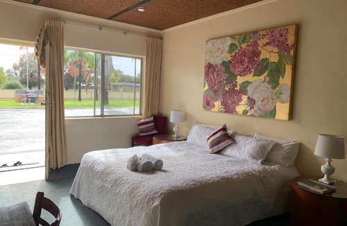 Temora Hotel | Temora Motel - UNDER NEW MANAGEMENT