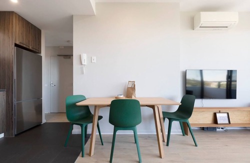 Brunswick Apartment | Terra Cotta Brunswick Retreat with Breezy Balcony