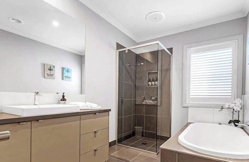 Echuca House | Terrace Eleven - Echuca Holiday Homes