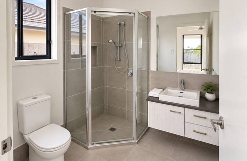 Ormeau House | The Amber House | Modern Family Retreat