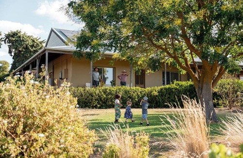 Upper Wakefield House | The Artist’s Homestead – Artistic Vineyard Retreat