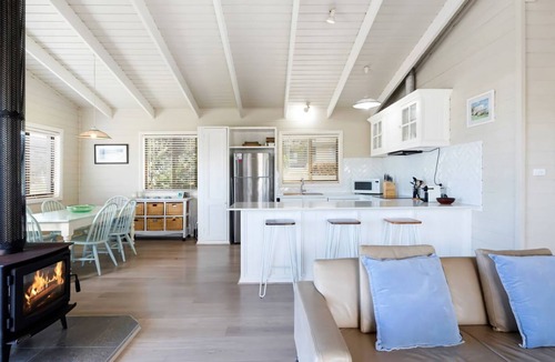 Manyana House | The Beach House at Inyadda Beach Family and Pet Friendly