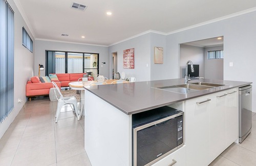 Rockingham House | The beach house
