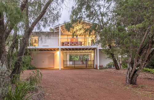 Quindalup House | The Beach House - family and pet friendly