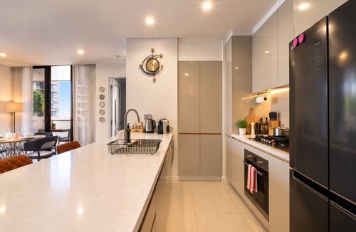 Lidcombe Apartment | The Bowery Record Club | 3BR | Parking+ Near Accor
