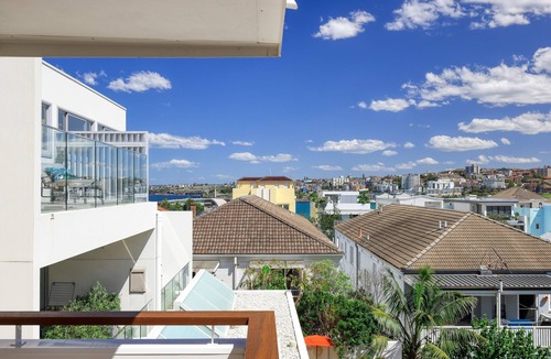 North Bondi Apartment | The Bungalows Queen 5