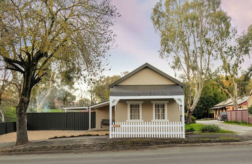 Williamstown House | The Butcher's Cottage | New Barossa Valley Stay