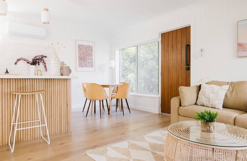 Kingston Park Apartment | The Byron - Luxury Seaside Stay I Wifi I Nespresso