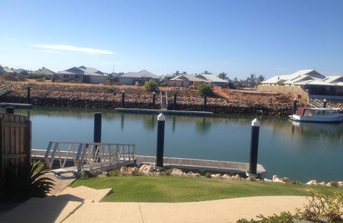 Brockman House | The Carnarvon Luxury Canal Home - Luxurious 4 bedroom, 3.5 bathroom fully self contained house.