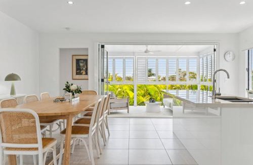 Woolgoolga House | The Cheeky Palm - Beachy, enjoy a cheeky cocktail!