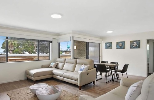 Batehaven Apartment | The Commodore Unit - Ocean views