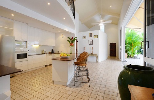 Port Douglas Villa | The Condo - 4 Bedroom Villa Close to Beach & Town