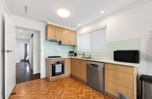 Cottesloe House | The Courtyard Nook – Cottesloe Stay – Relaxed coastal living