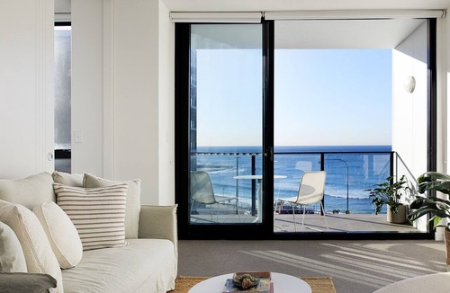 Newcastle Apartment | The Cove - one bedroom apartment overlooking Newcastle Beach