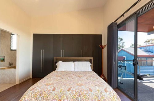 Alexandra Headland House | The Cubby Alex Headlands - only 500m to Beach!