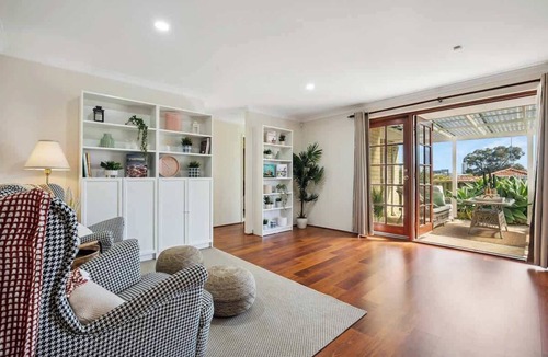 Scarborough House | The Driftway | Spa Bath + Scarborough Beach Kit