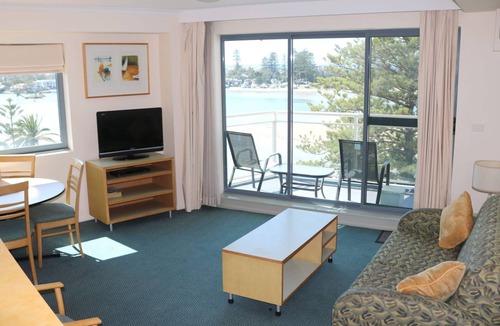 The Entrance Apartment | The Entrance Waterfront Resort, Unit 502