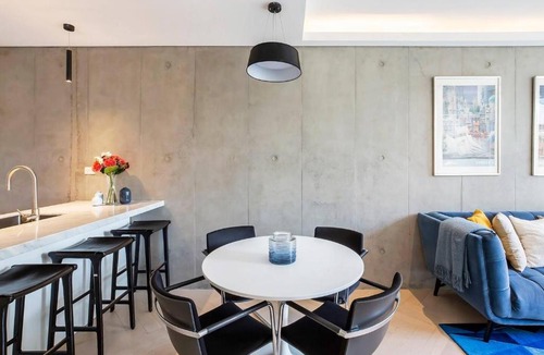 Alexandria Apartment | 'The Fern' Split-level Oasis with Lush Courtyard