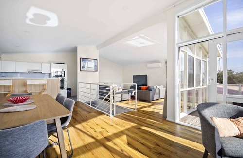 Frankston House | The Foreshore - 50m to Frankston Beach