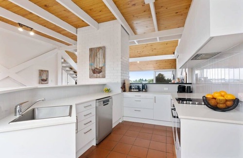 Goolwa South House | The Glass House – Goolwa South Holiday Home Near Beach & Golf Course