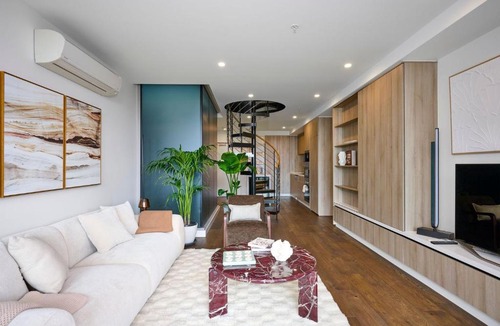 Port Melbourne Apartment | The Halo Port Melbourne Bay and City Views