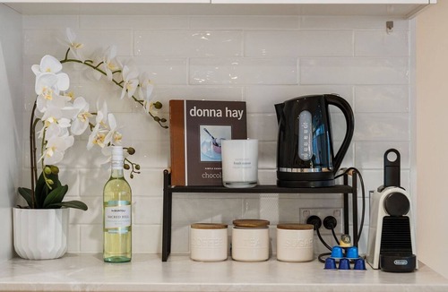 Hamlyn Terrace House | The Hamlyn Terrace Hideaway - Hannah's Summer home