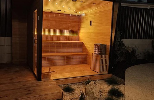 Hamilton Hill House | The Hill Retreat