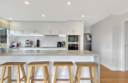 San Remo House | The Horizon on Clayley | Luxury 5BR Oceanview Retreat