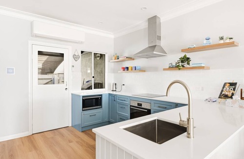 Coffs Harbour House | The Jetty Retreat - 1km from Jetty Beach