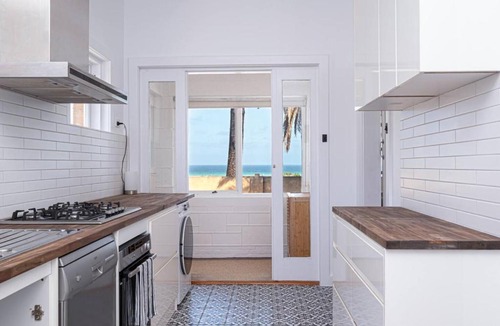 Largs North Apartment | The Largs Lookout - Modern Coastal Apartment
