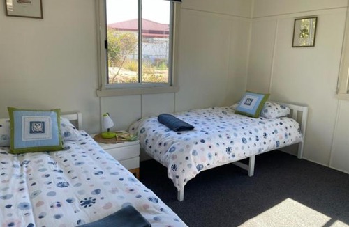 Stanthorpe House | The Little House on the Water