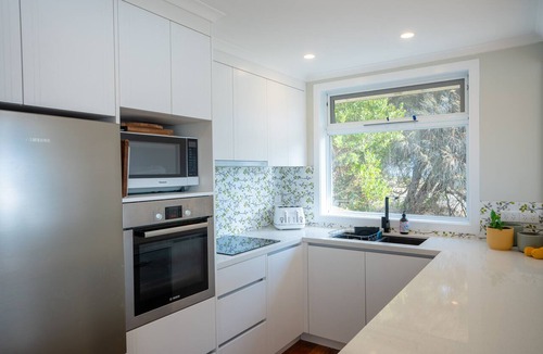 South Arm House | The Long Table House | Sleeps 10 | Pool, Firepit, Beach & Dining for 12